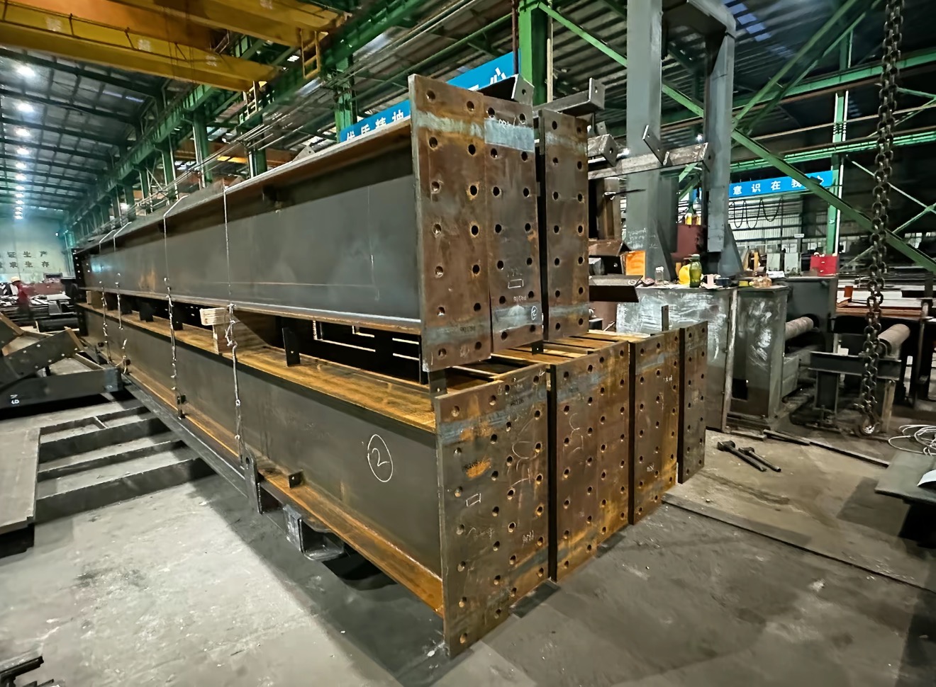 Fabricated heavy steel structure members prepared for EPC project packages