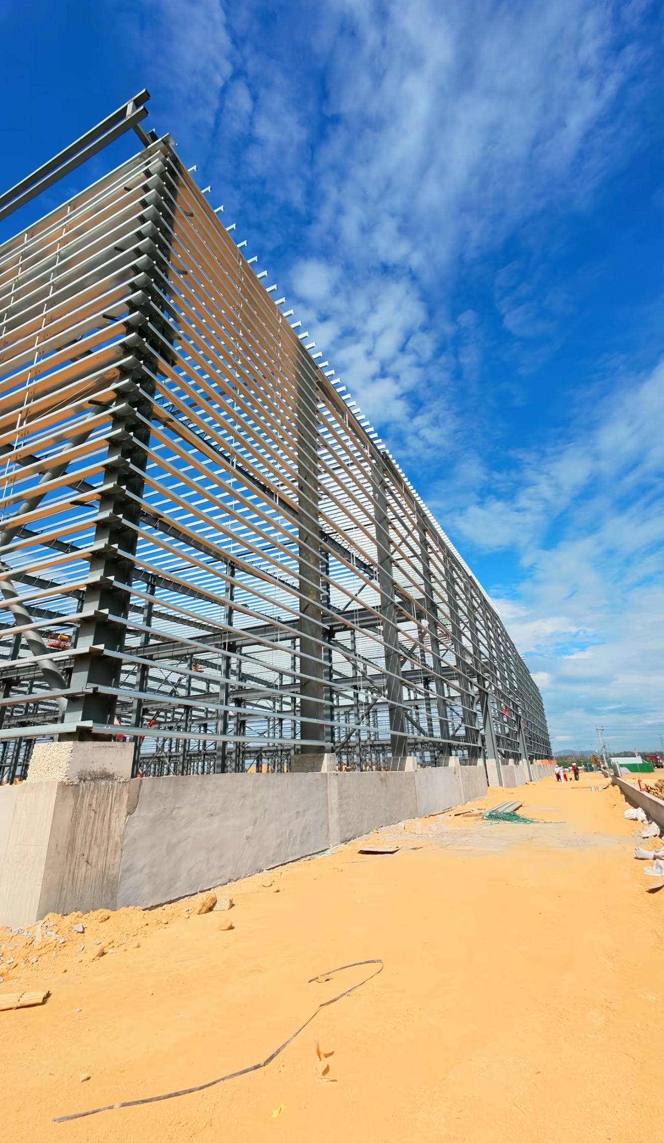 Large steel warehouse frame used for Riyadh delivery checklist planning