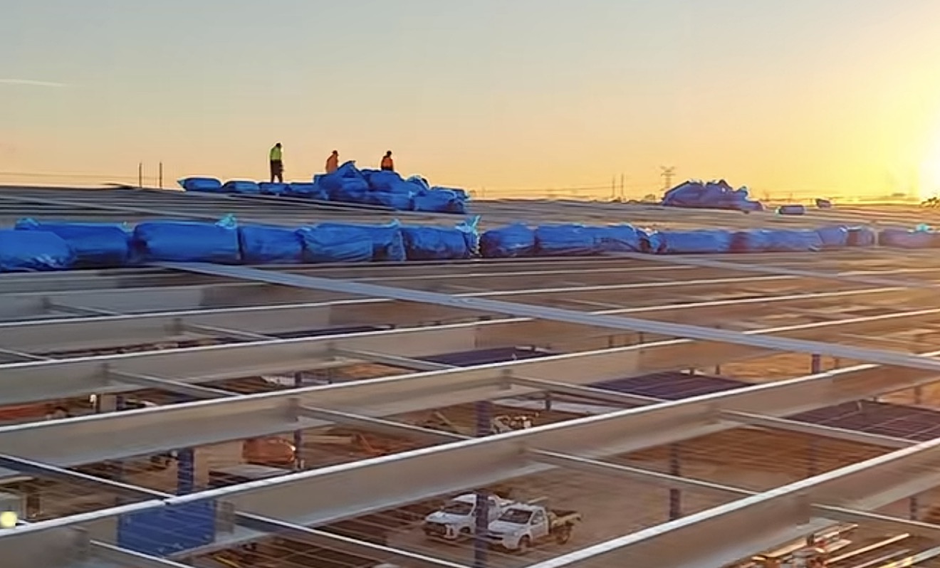 Reference roof steelwork installation for Australia industrial steel building buyers