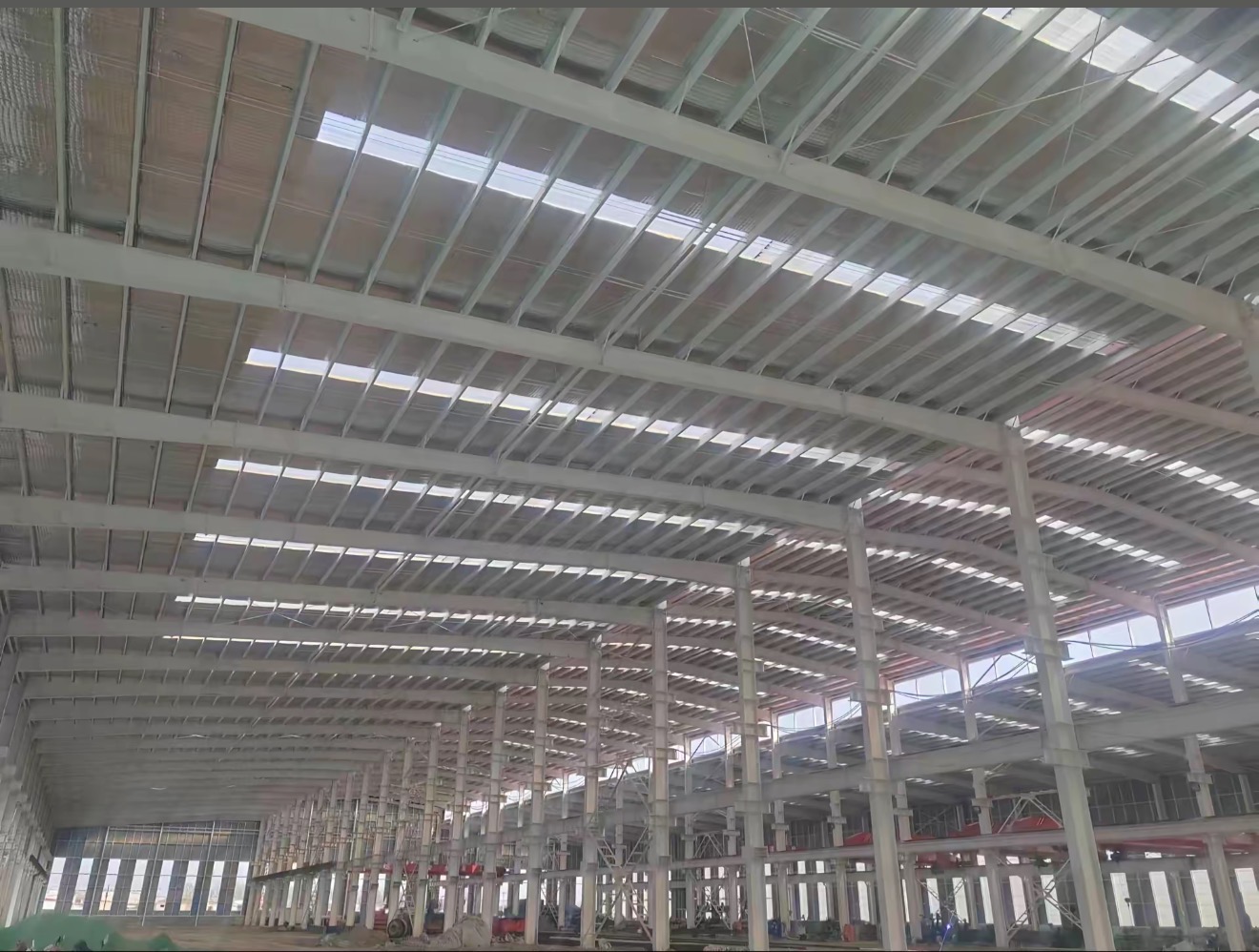 Huizhou large industrial workshop interior roof structure and skylight panels
