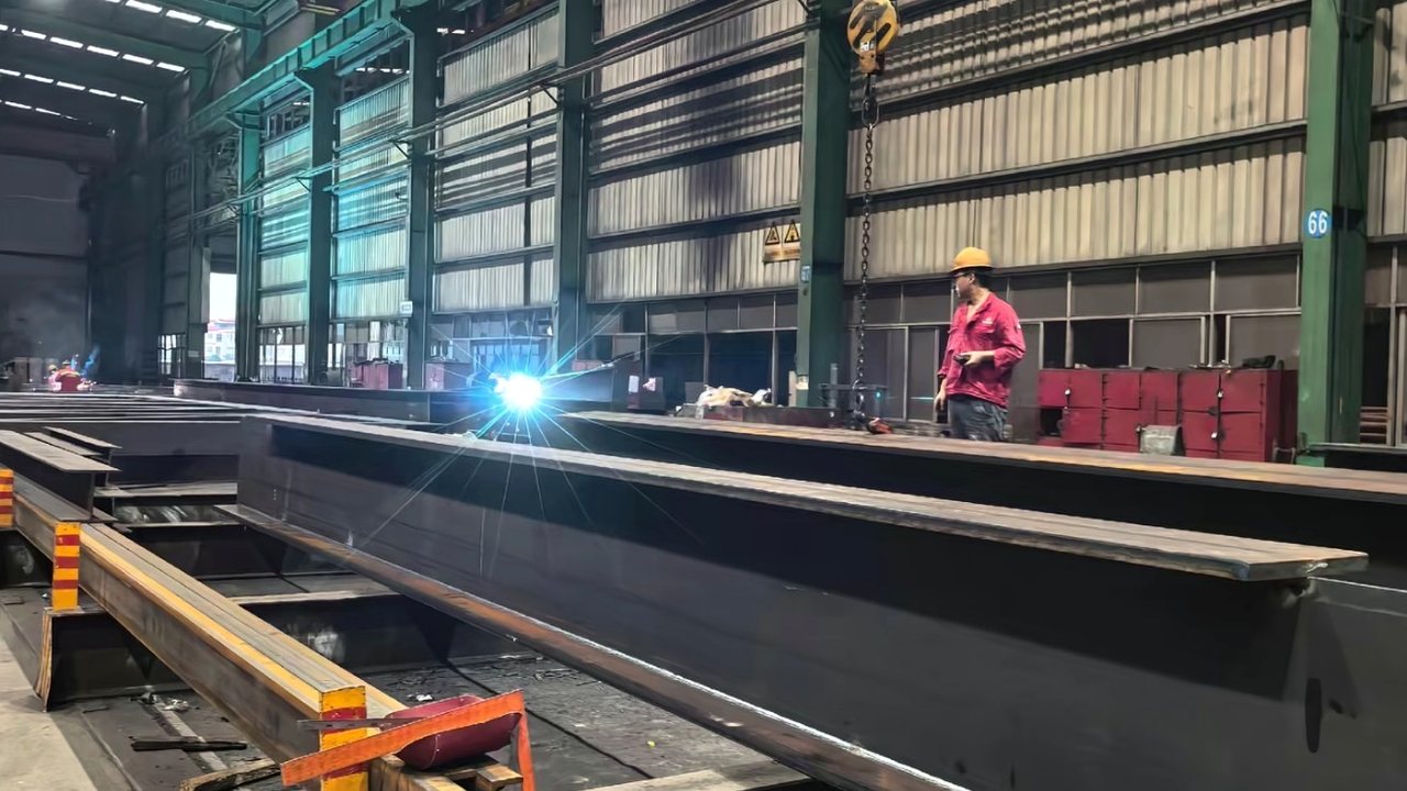 Heavy steel member fabrication and inspection preparation for EPC steel structure projects