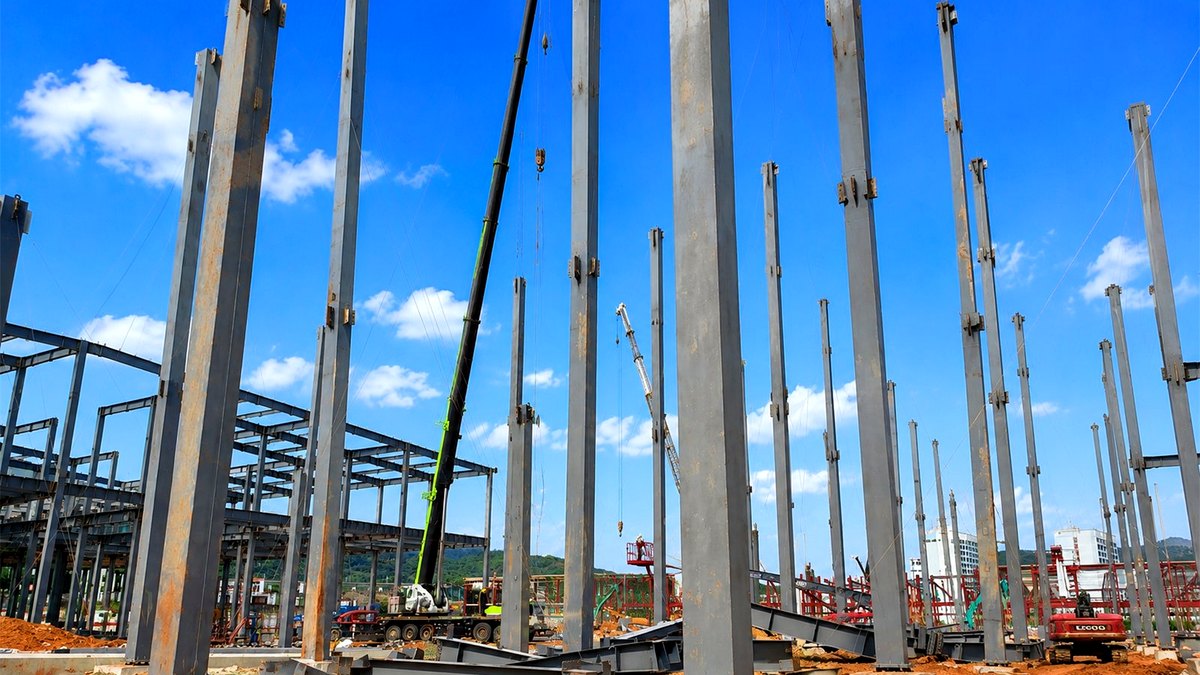 Realistic steel structure site installation for EPC project buyer support